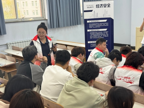 一年成功劝阻电诈156起这位反诈民警牢牢守住居民钱袋(图1)